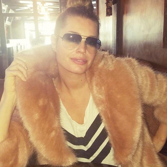 JUNE 7.2 Size XS Designer Cap Sleeve T-Shirt 3 V-Stripe’s ~HAYDEN LOGO CALI TEE - Picture 13 of 16